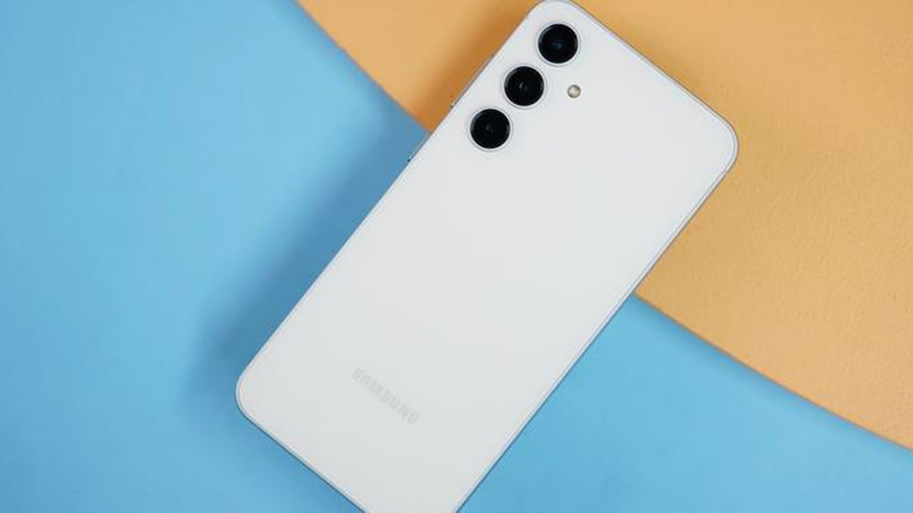 Samsung, Galaxy F16 için One UI 7 güncellemesi 16 samsung guvenlik guncellemesini iki modele yayinladi 1