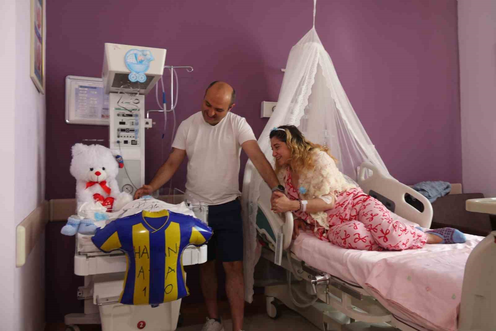 Fenerbahçeli baba hastanede kutlama yaptı: Oğlumla şampiyonluk istiyorum 1 523338