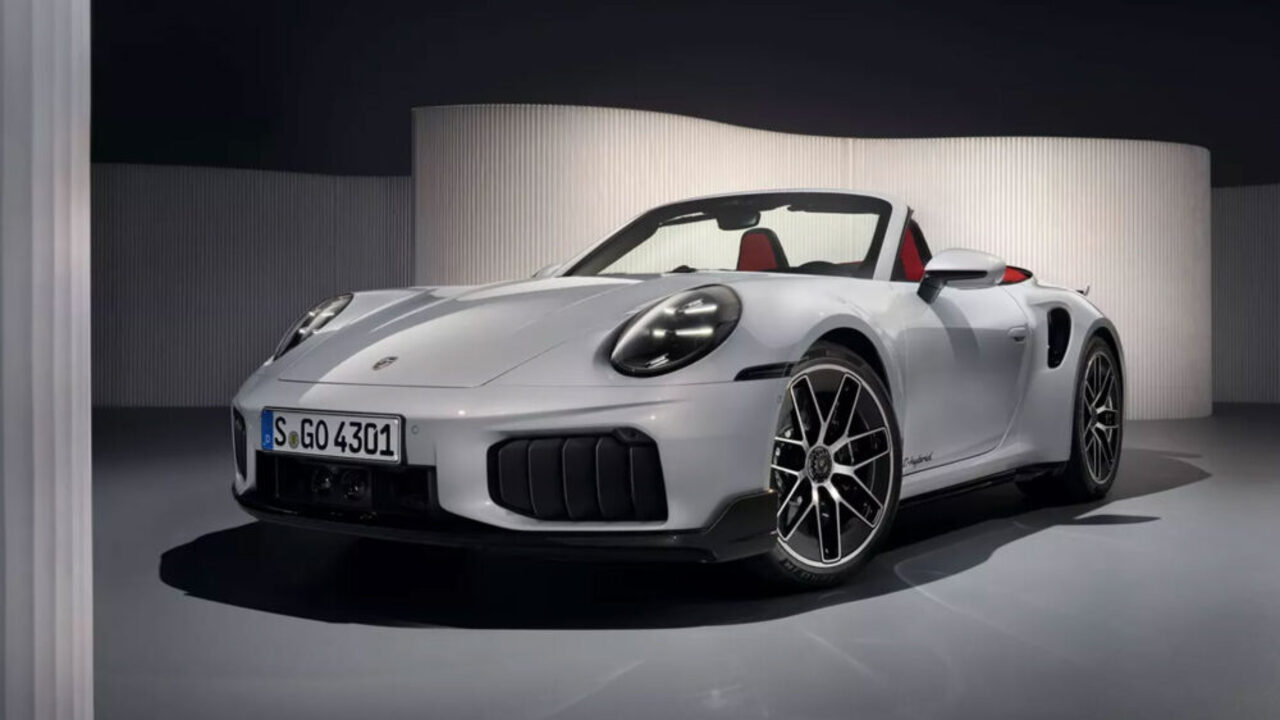 Yeni Porsche 911 Turbo S tanitil