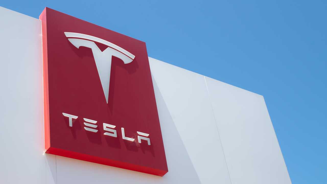 1764272473 Tesla FSD 14.1.4 yenilikler ile geldi
