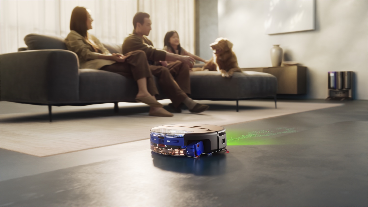 1769588690 RB05 AA BLKVIBL 068 RGB InUse FamilySofa Dog Rug Hardfloor Debris A0 MIX 1