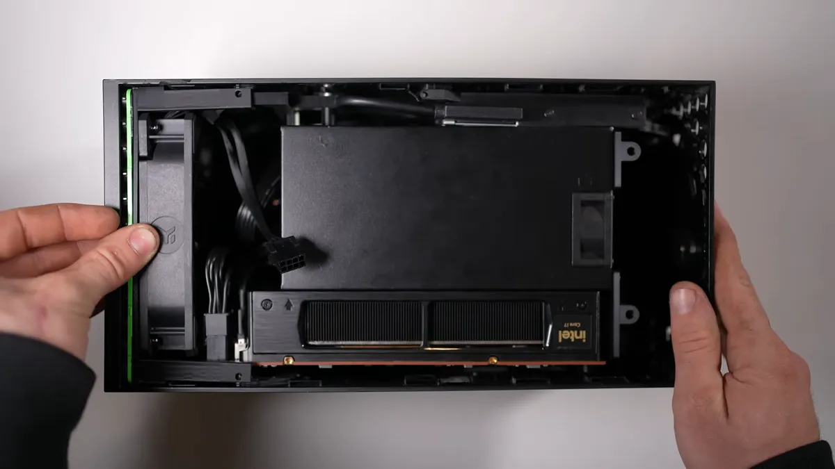 xbox series xin icine rtx 5060 taktilar.webp