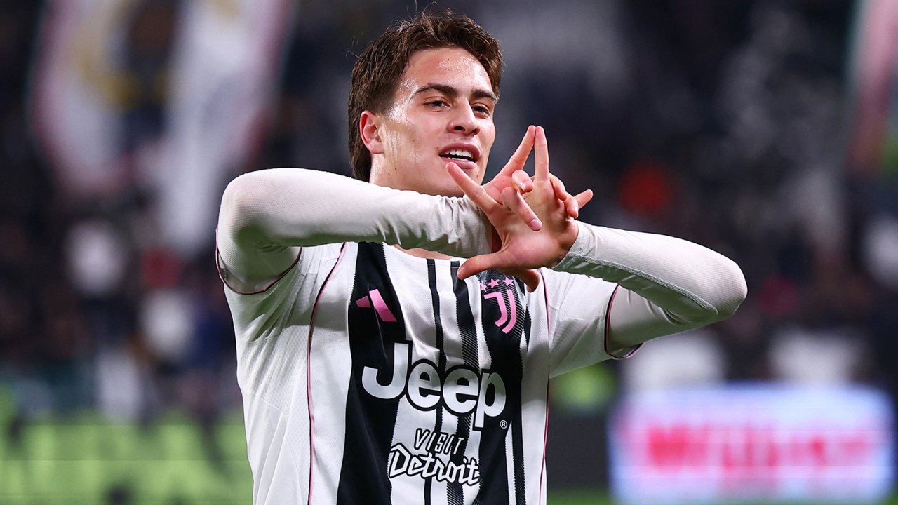 558743