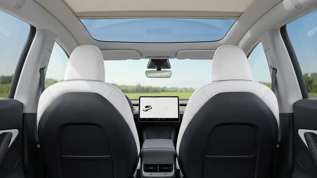 Tesla Model Y tavan perdesi e1780240743254.webp