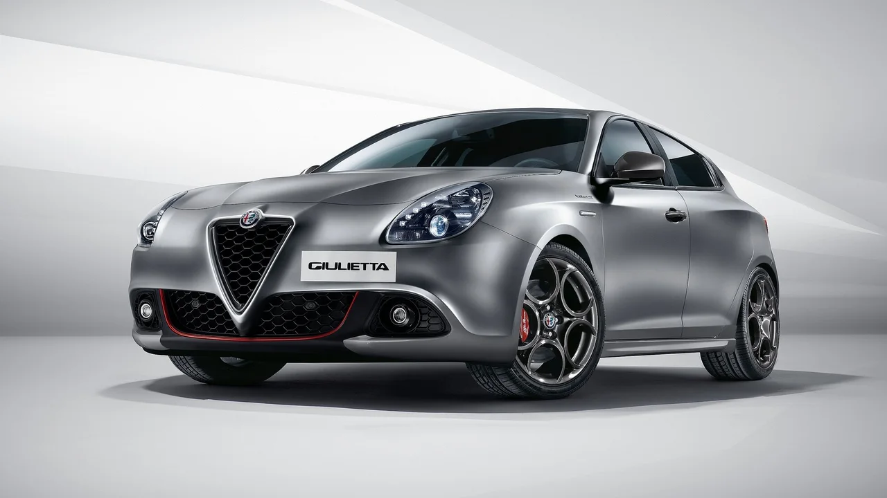 alfa romeo giulietta efsanesi geri donuyor.webp