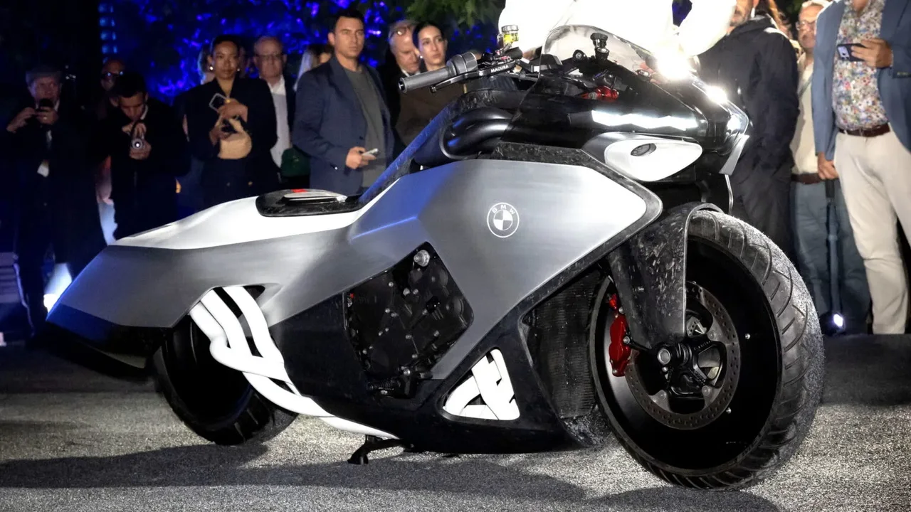 bmwden havacilik temali motosiklet vision k18.webp