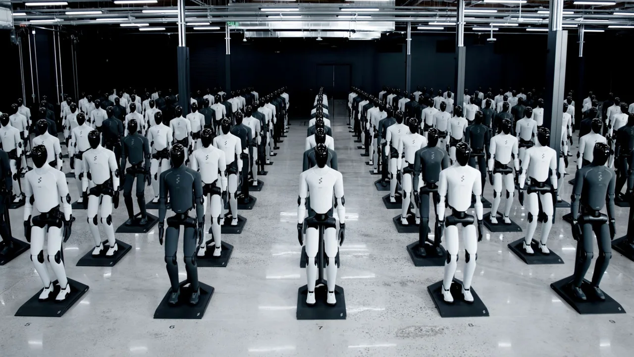 bu fabrika saatte bir insansi robot uretiyor.webp