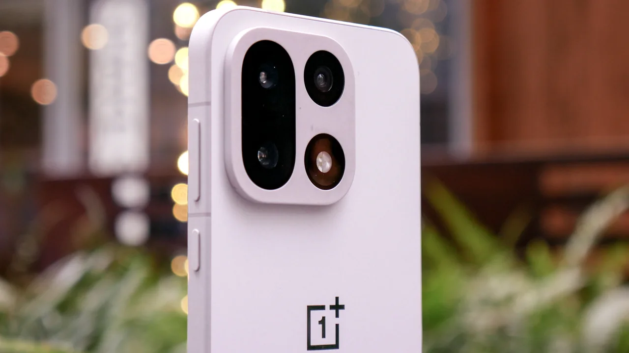 oneplus raflardan kaldiriliyor.webp
